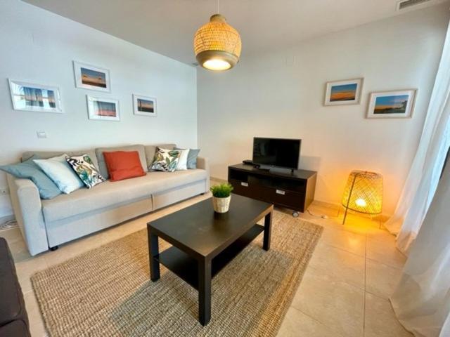 Gatu Premium Racimo, Terraza, Piscina, Aire Ac, Wifi Y Parking " Preferente Mayores De 25 Anos Y Familias " El Puerto de Santa Maria Exterior photo